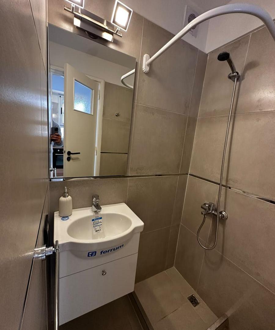 Foto de Venta de departamento - 1 ambiente - Al lateral - Con balcón francés, imagen 4