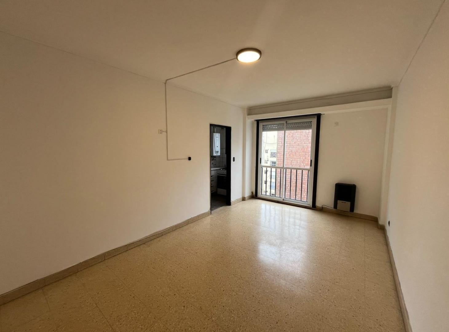 Foto de Alquiler de departamento - 2 ambientes con dep. - Al cfte - Centro, imagen 2