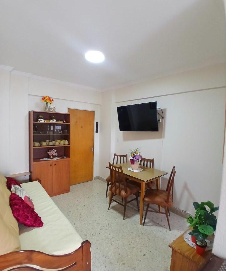 Foto de Alquiler temporada - 1 ambiente a la calle - Av Colón 2500 - Plaza Mitre, imagen 2