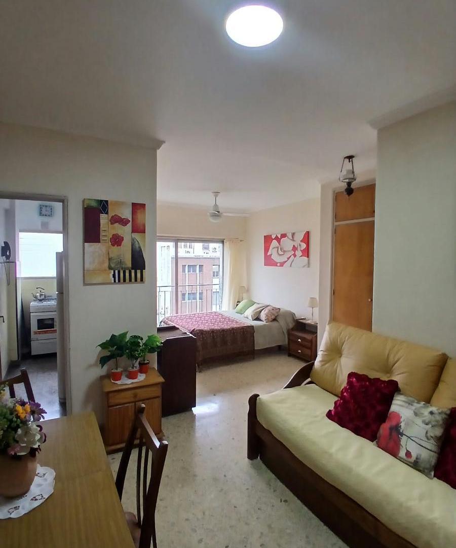 Foto de Alquiler temporada - 1 ambiente a la calle - Av Colón 2500 - Plaza Mitre, imagen 1