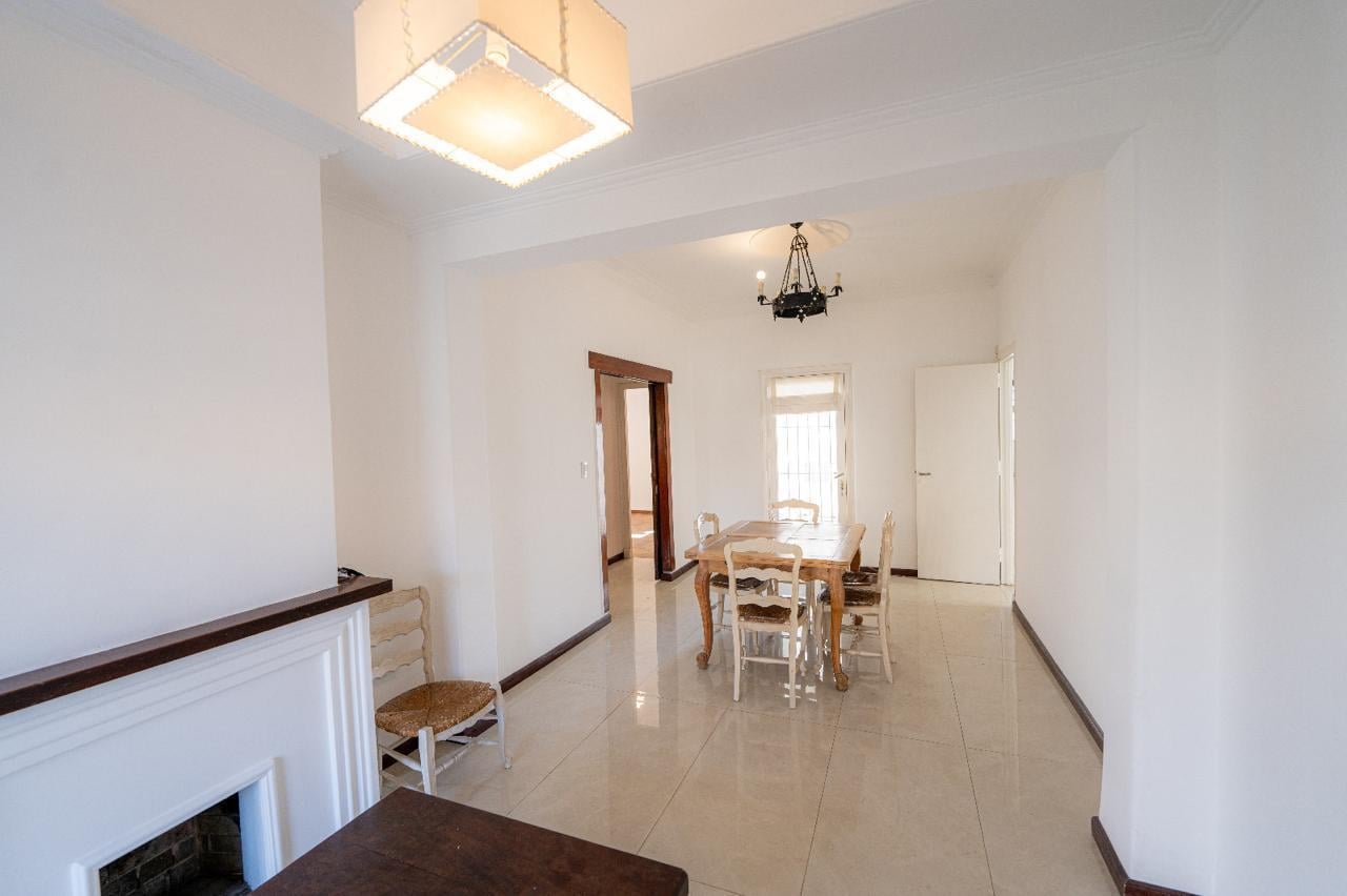 Foto de Venta de chalet 4 ambientes + 2 deptos - Corrientes 4000 - Chauvin, imagen 2