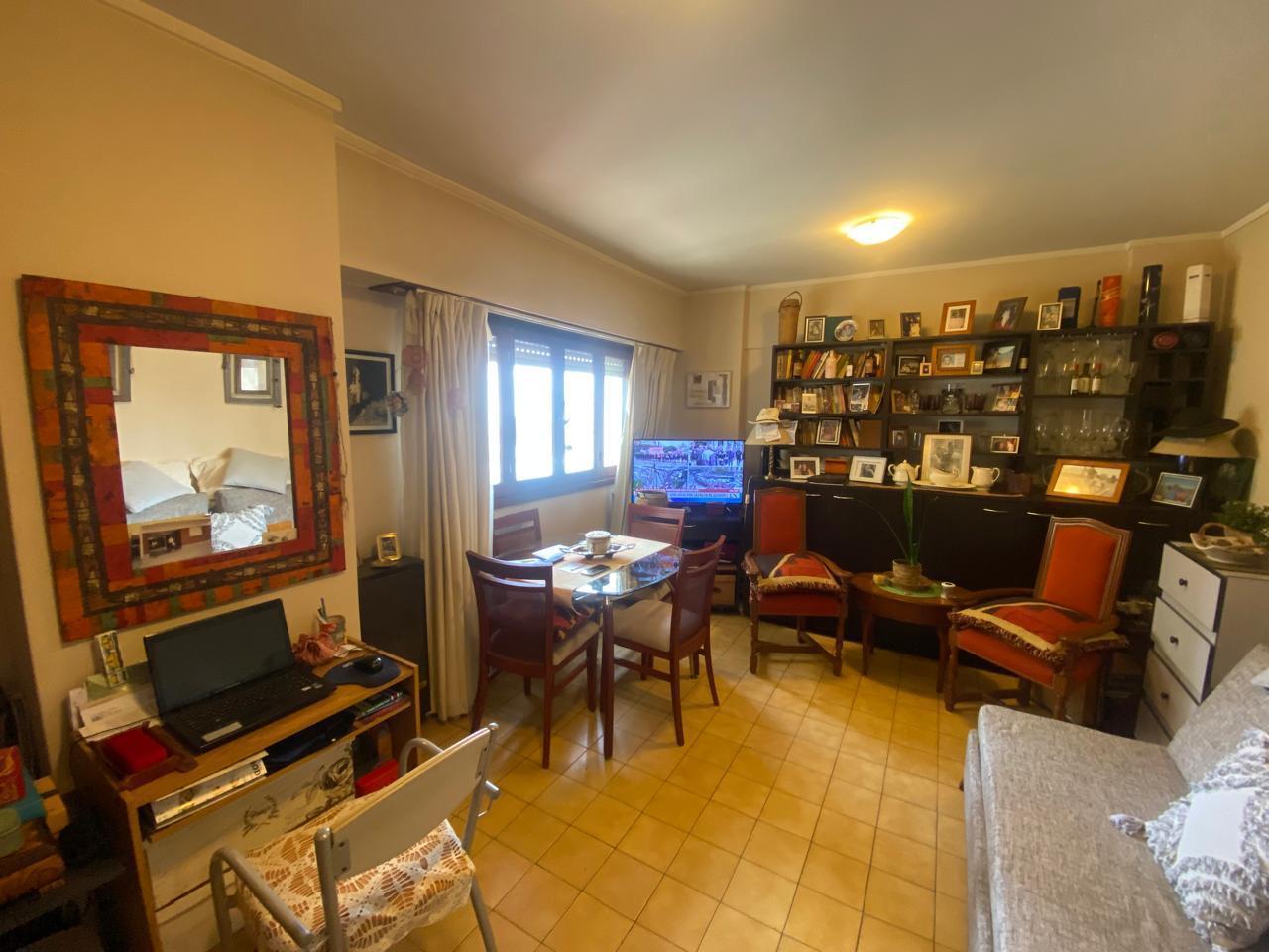 Foto de Venta de departamento de 1 ambiente - lateral - Rivadavia 2600 - Centro, imagen 1