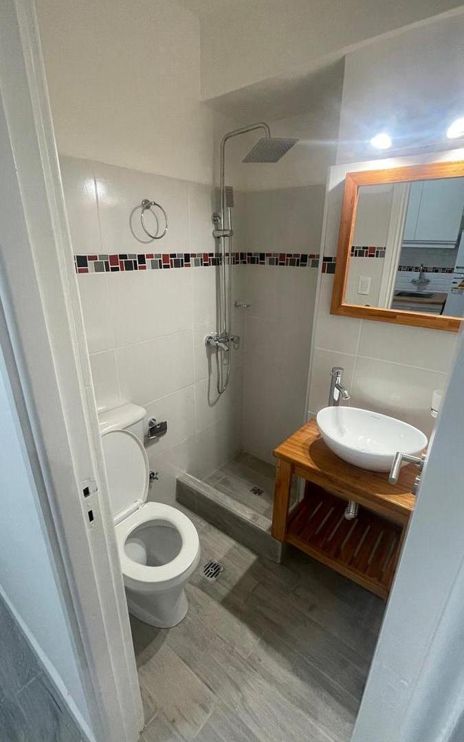 Foto de Venta de departamento - 1 ambiente amplio - Al contrafrente - Con, imagen 5
