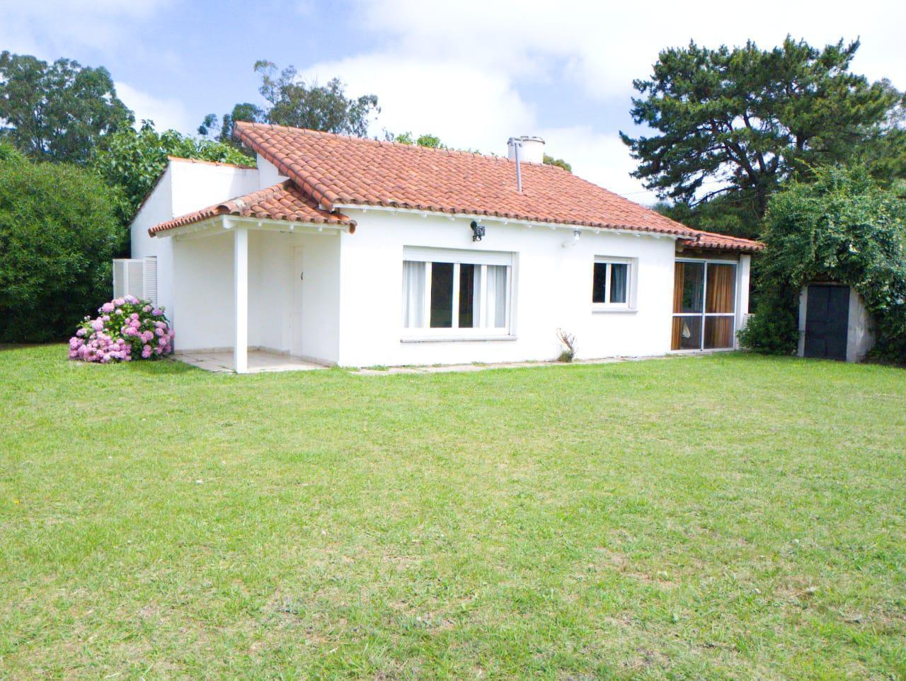 Venta casa de 4 ambientes - 35 entre 98 y 100 - Mar del Sud