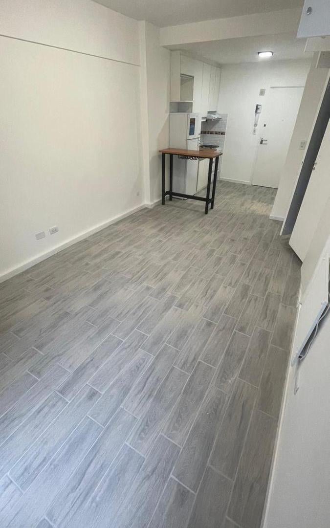 Foto de Venta de departamento - 1 ambiente amplio - Al contrafrente - Con, imagen 1
