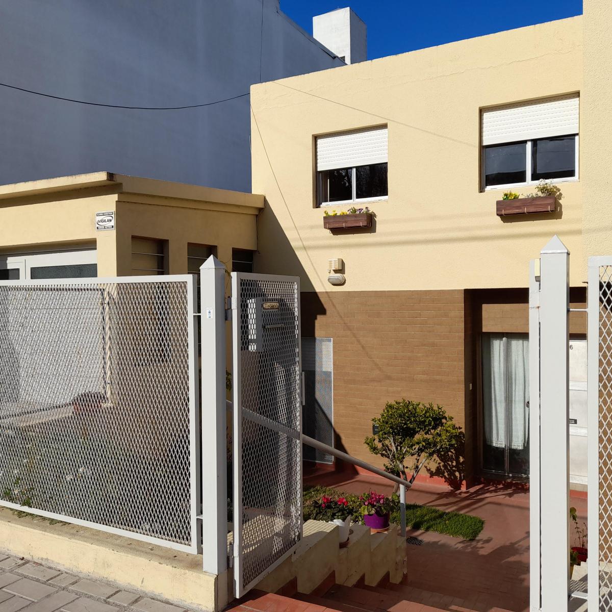 Casa, Excelente Ubicación, a 150 m de Bellísima Costanera 5