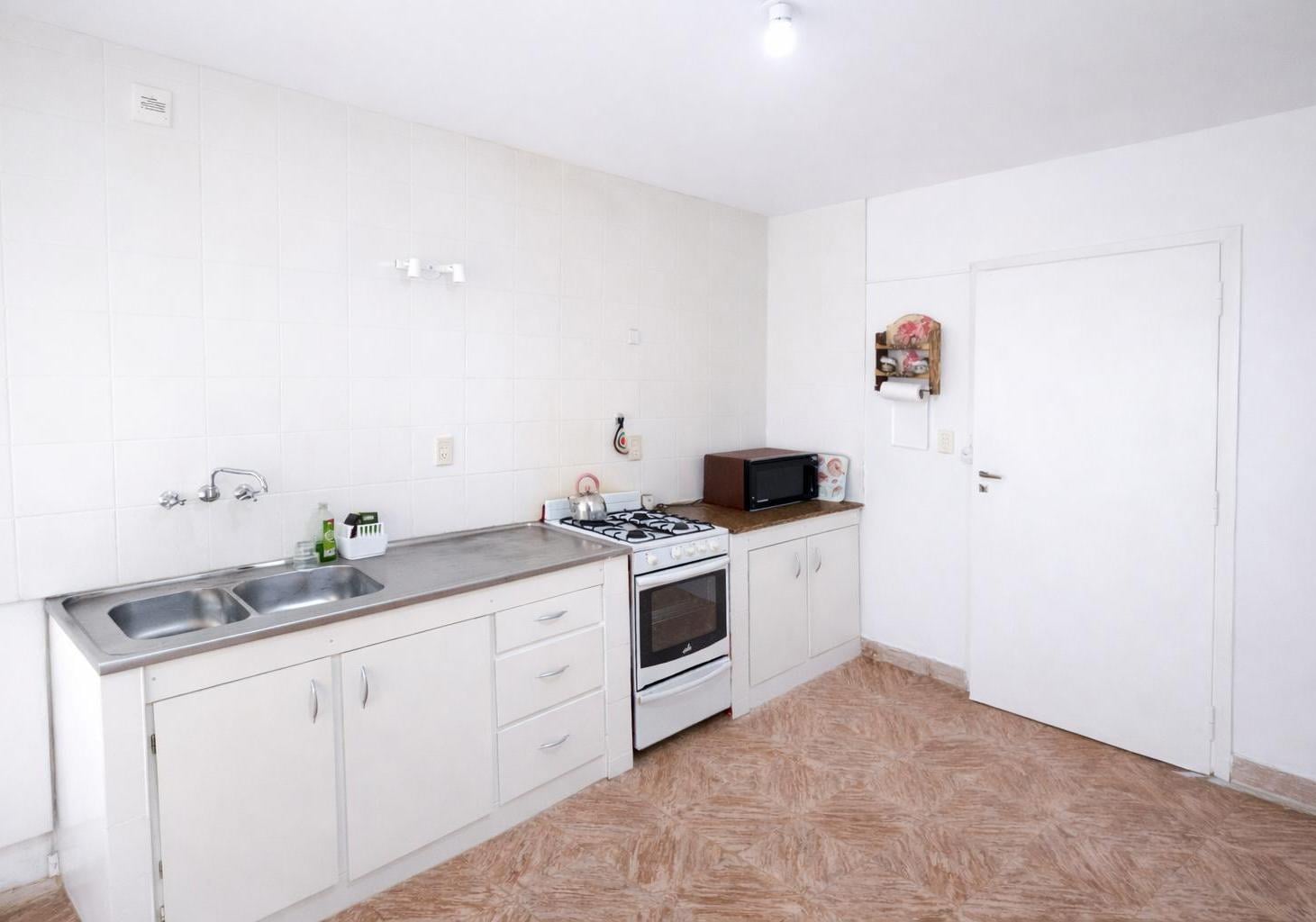 Casa 4 Ambientes, en el Barrio San Carlos. Azcuenaga y Buenos Aires