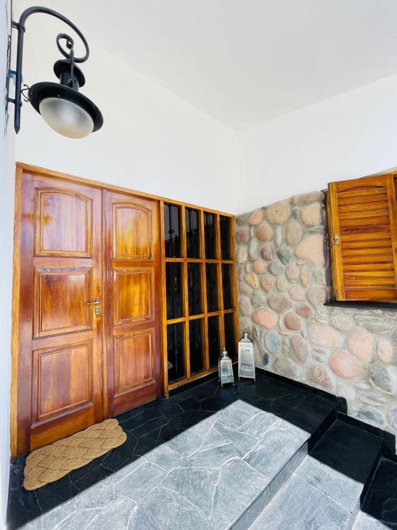Casa 9 Ambientes 4 Dorm.. | Larrea Al 600 4