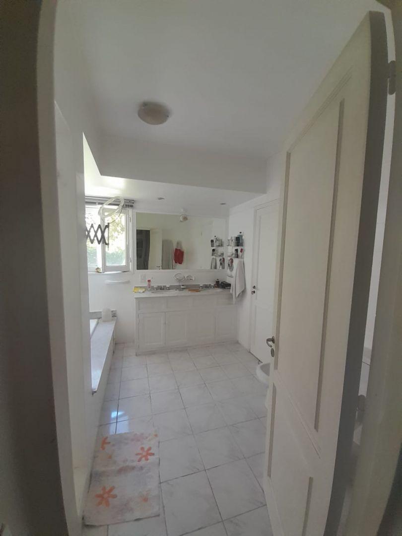 Foto de Casa 8 ambientes 4 dormitorios. | ESTRADA al 2200, imagen 3