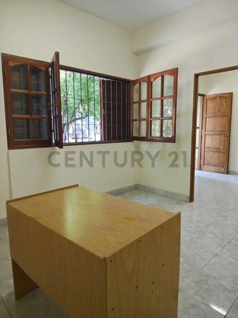 CASA EN VENTA PARA USO PROFESIONAL / COMERCIAL –  CENTRO DE LUJÁN DE CUYO 3