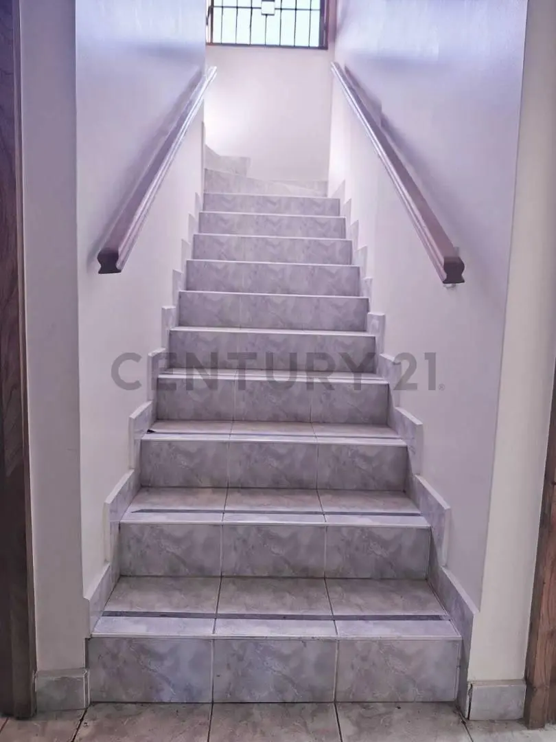 CASA EN VENTA PARA USO PROFESIONAL / COMERCIAL –  CENTRO DE LUJÁN DE CUYO 5