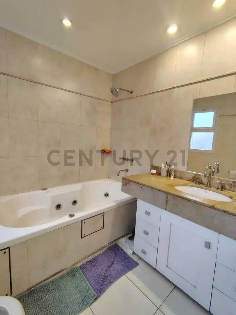 VENTA DE CASA EN BARRIO RINCON DE ARIZU 4