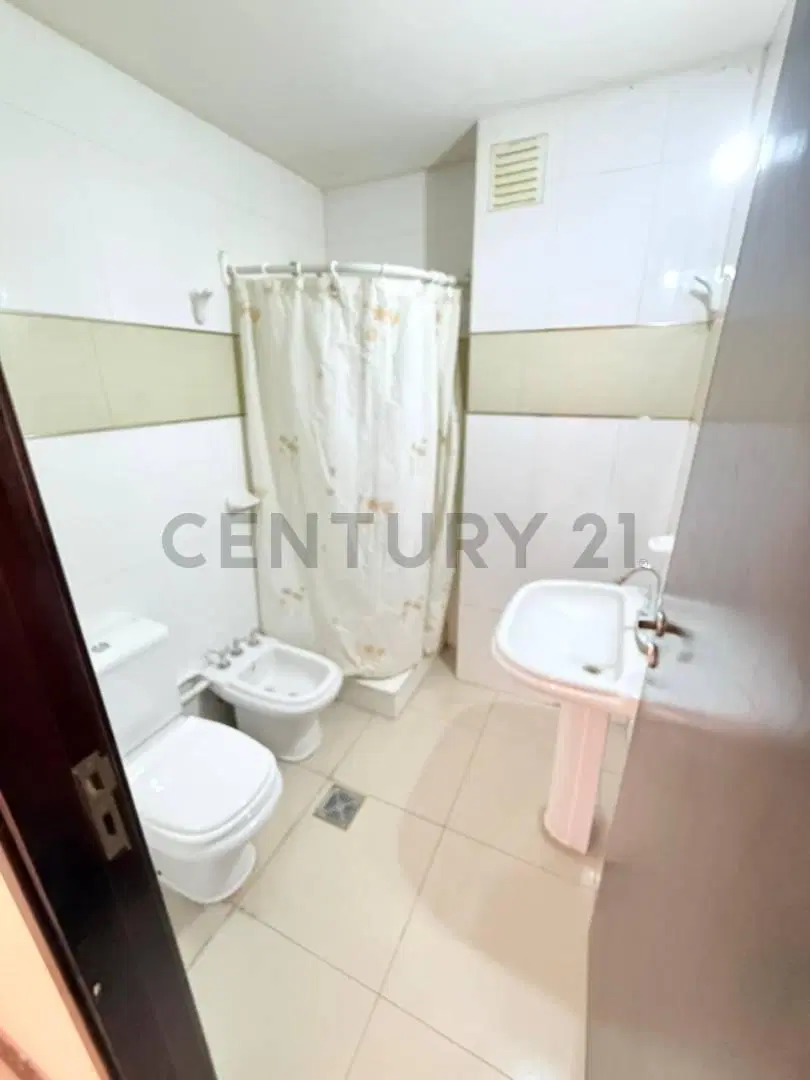VENTA DE 2 DEPARTAMENTOS EDIFICIO LIBERTADOR 5