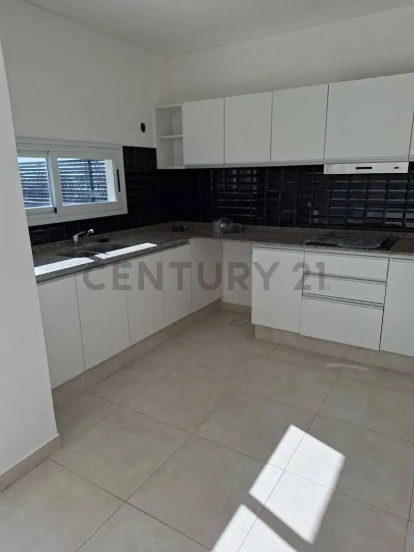 Exclusiva casa a estrenar de categoría en Barrio Privado La Bastilla 3