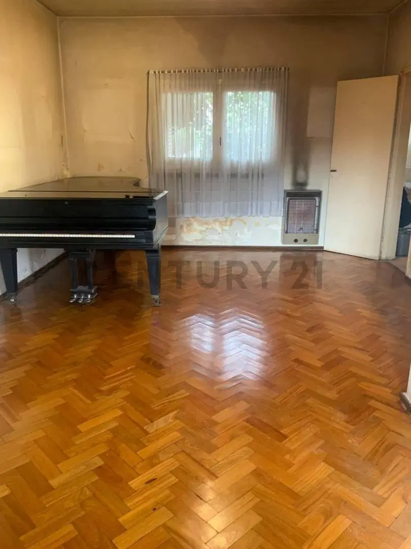 C21 Inmoandes VENDE CASA ESQUINA en Exclusiva Zona de Godoy Cruz (Bombal Sur) 2