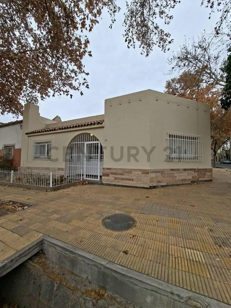 C21 Inmoandes VENDE CASA ESQUINA en Exclusiva Zona de Godoy Cruz (Bombal Sur) 5