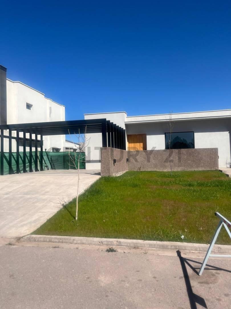 Foto de CASA PREMIUM EN VENTA BARRIO PRIVADO "TIERRAS ALTAS"LUJAN DE CUYO, imagen 3