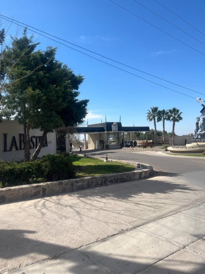 Foto de LOTE EXCLUSIVO EN LA BASTILLA-INVERTÍ EN TU FUTURO, imagen 1