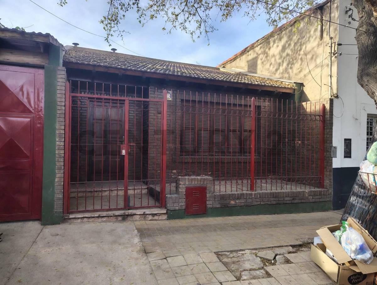 Foto de EXCELENTE CASA EN CALLE MAIPU DE CIUDAD MENDOZA + CASA INDEPENDIENTE, imagen 1