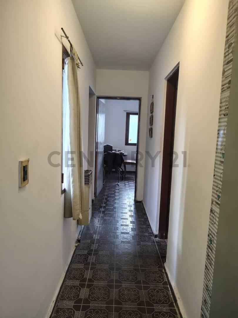Foto de EXCELENTE CASA EN CALLE MAIPU DE CIUDAD MENDOZA + CASA INDEPENDIENTE, imagen 2