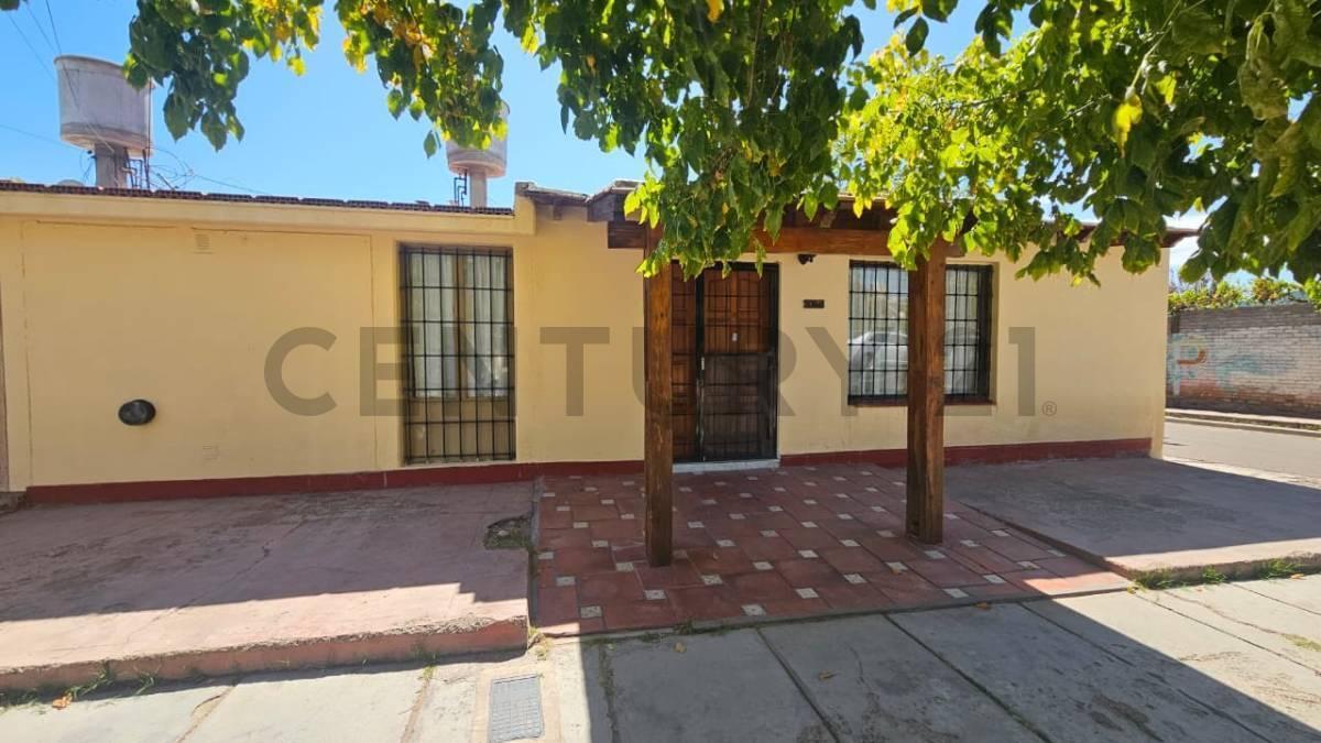 Foto de HERMOSA CASA EN GUAYMALLEN DORREGO, imagen 1
