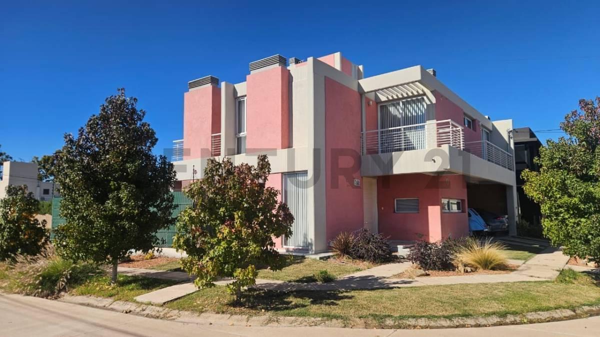 Foto de CASA MODERNA EN BARRIO PRIVADO SOL DE CARRODILLA, imagen 1