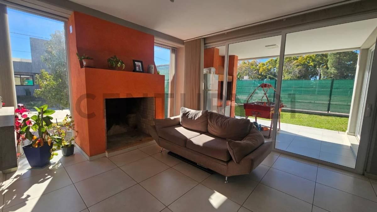Foto de CASA MODERNA EN BARRIO PRIVADO SOL DE CARRODILLA, imagen 3