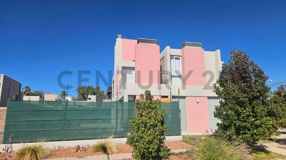 Foto de CASA MODERNA EN BARRIO PRIVADO SOL DE CARRODILLA, imagen 2