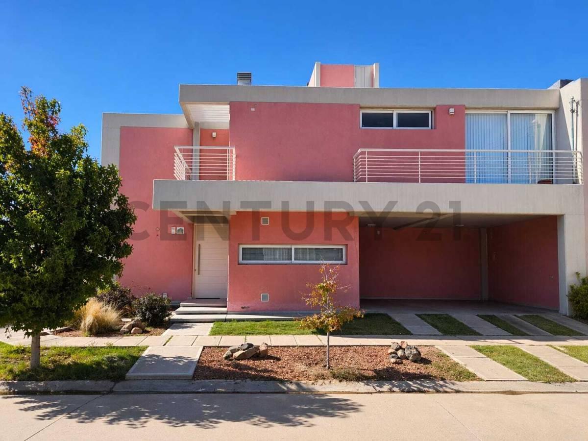 Foto de CASA MODERNA EN BARRIO PRIVADO SOL DE CARRODILLA, imagen 4