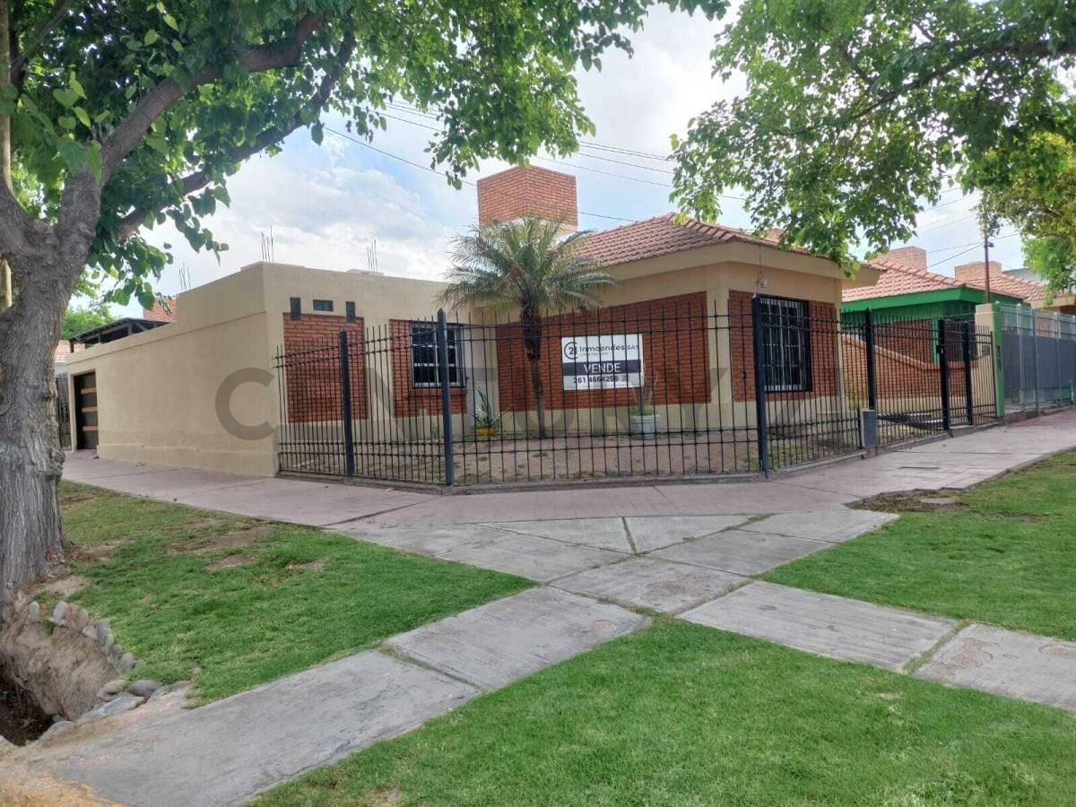 Foto de Casa 3 dormitorios, 2 baños, cochera., imagen 3