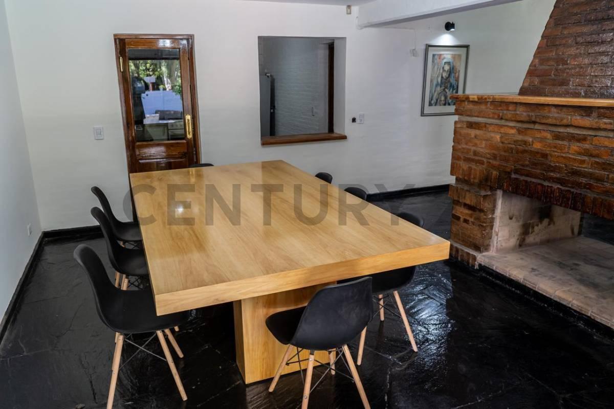 Foto de EXCLUSIVA CASA EN GODOY CRUZ B° Santa Angela, imagen 1
