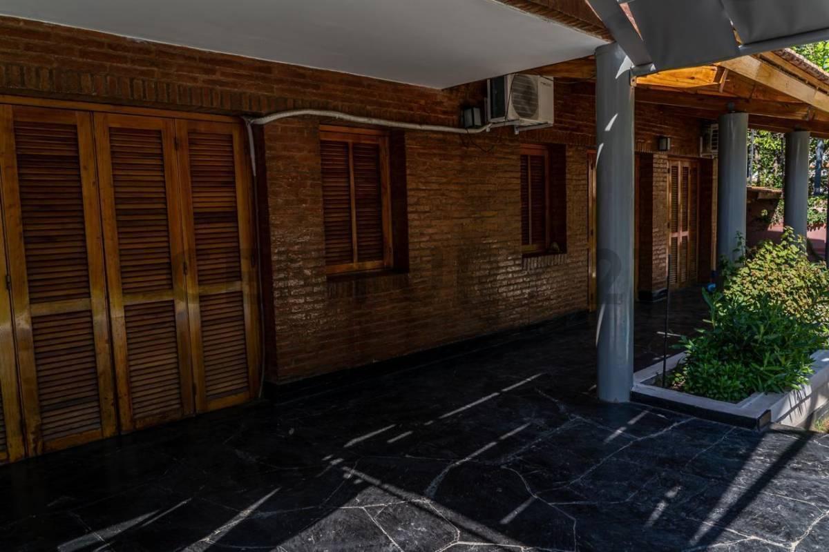 Foto de EXCLUSIVA CASA EN GODOY CRUZ B° Santa Angela, imagen 4