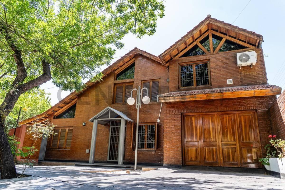 Foto de EXCLUSIVA CASA EN GODOY CRUZ B° Santa Angela, imagen 5