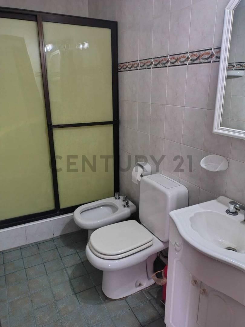 Foto de Casa 3 Dormitorios, cochera, patio en Barrio Trapiche, imagen 3