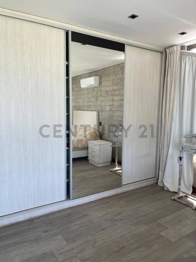 Foto de CASA EN VENTA EN EXCLUSIVO BARRIO LA VACHERIE, imagen 3
