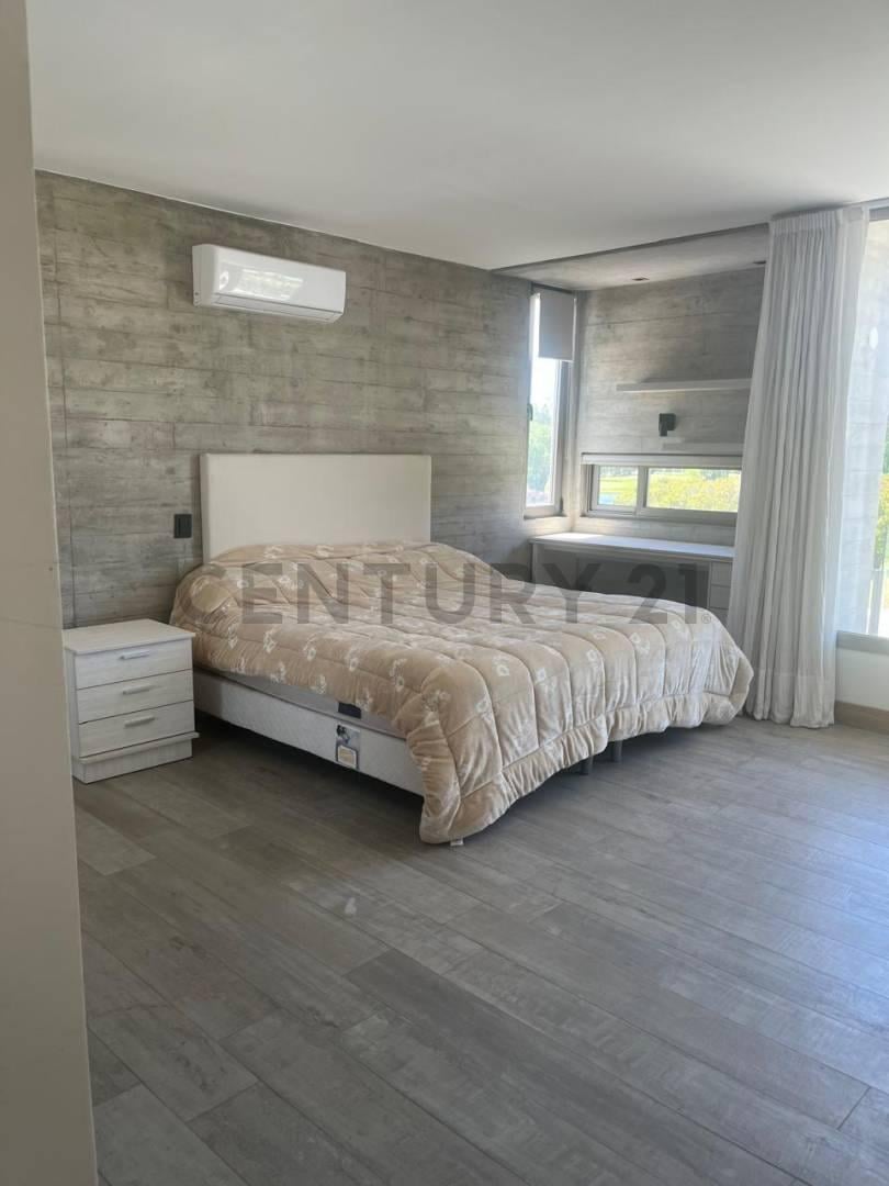 Foto de CASA EN VENTA EN EXCLUSIVO BARRIO LA VACHERIE, imagen 2