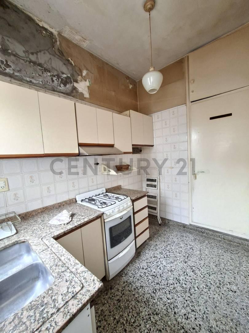 Foto de C21 Inmoandes VENDE CASA ESQUINA en Exclusiva Zona de Godoy Cruz, imagen 2