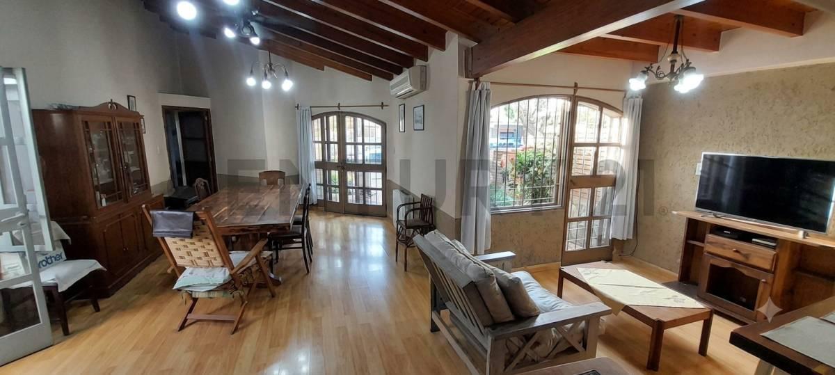 Foto de Casa 4 dormitorios, 2 baños, cochera, imagen 2