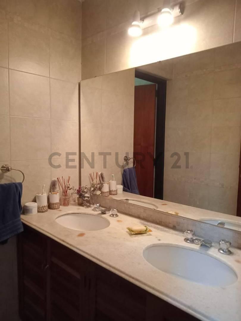 Foto de Amplia y hermosa casa en B° Huerto del Sol, La Puntilla, imagen 4