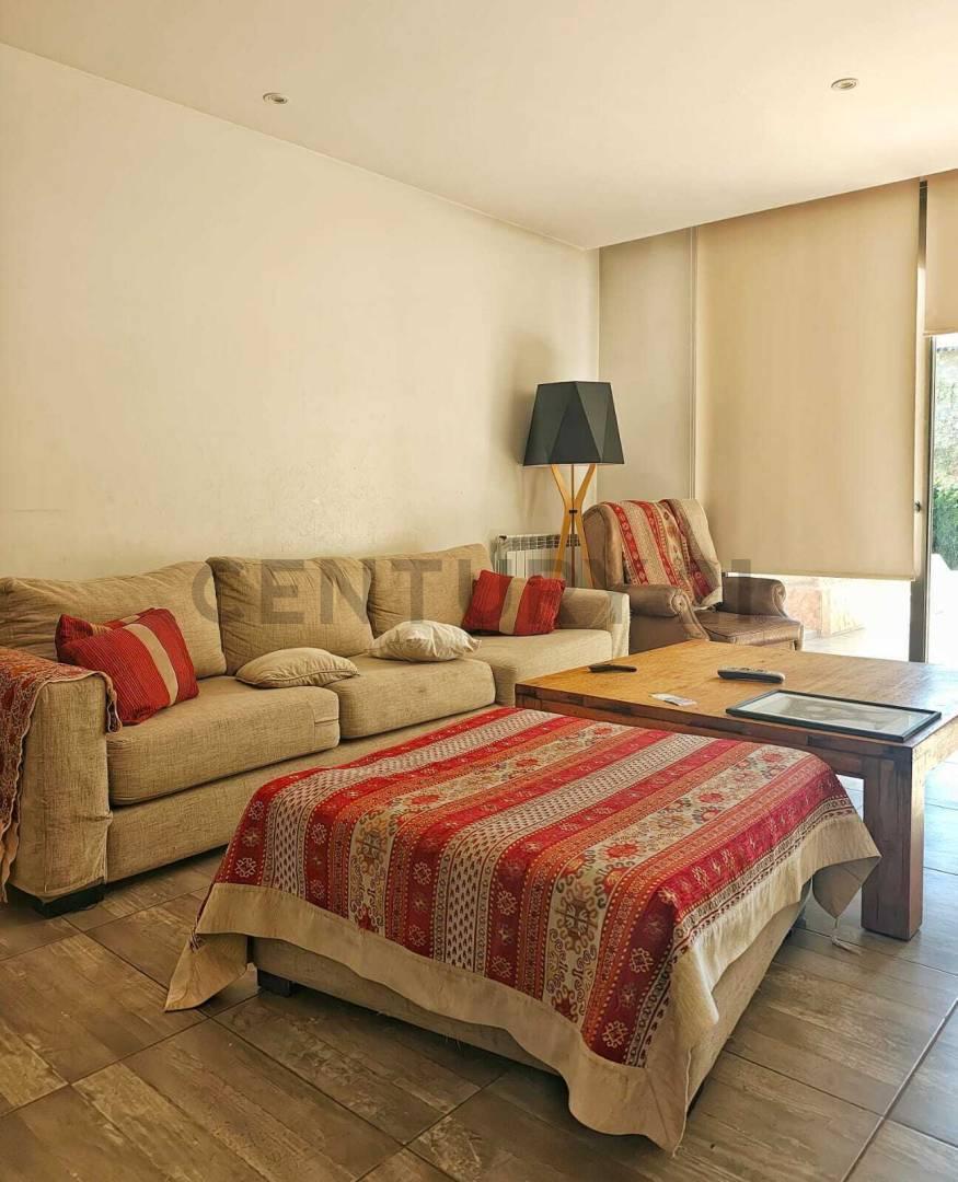 Foto de CASA DE CATEGORÍA 4 DORMITORIOS - LOS TEROS, GUAYMALLEN, imagen 2