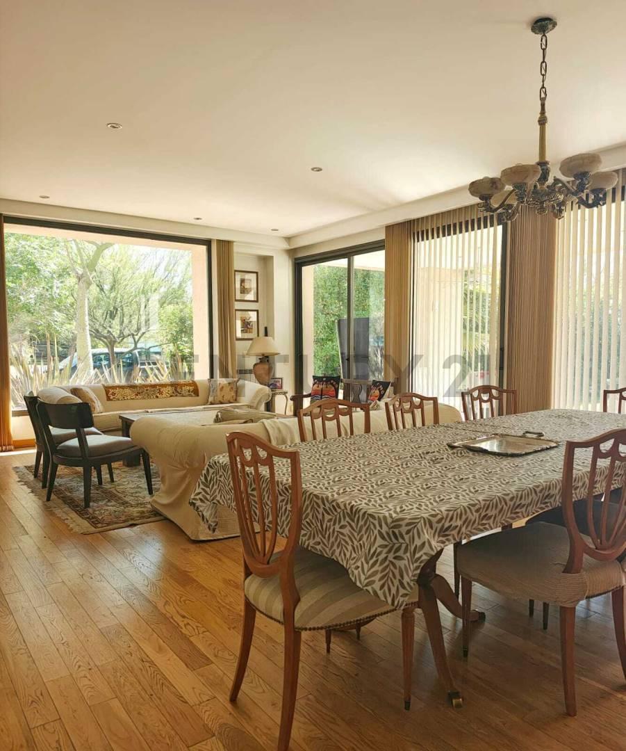 Foto de CASA DE CATEGORÍA 4 DORMITORIOS - LOS TEROS, GUAYMALLEN, imagen 1