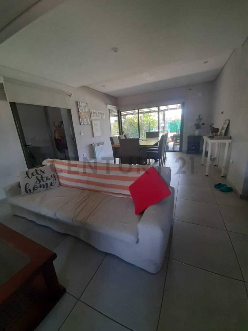Foto de CASA EN VENTA BARRIO PRIVADO RINCON DE MITRE, MAIPU. APTA CREDITO, imagen 2
