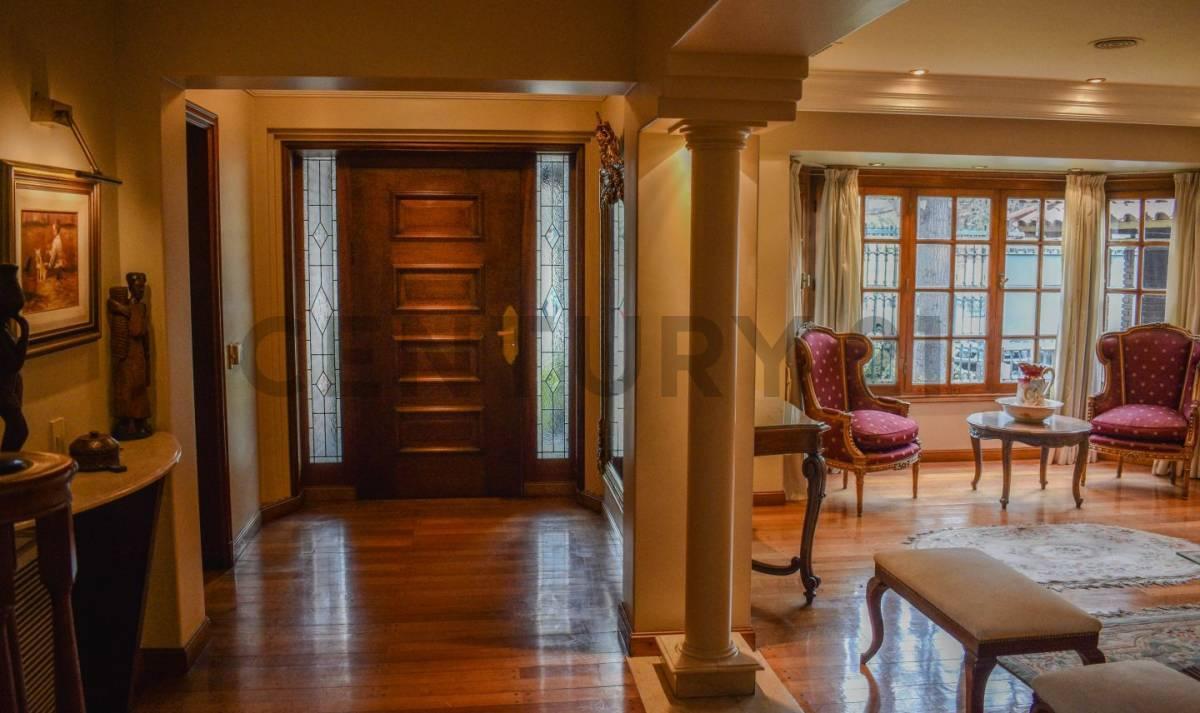 Foto de CASA DE CATEGORIA EN VENTA- FAMILIAR/COMERCIAL, imagen 2