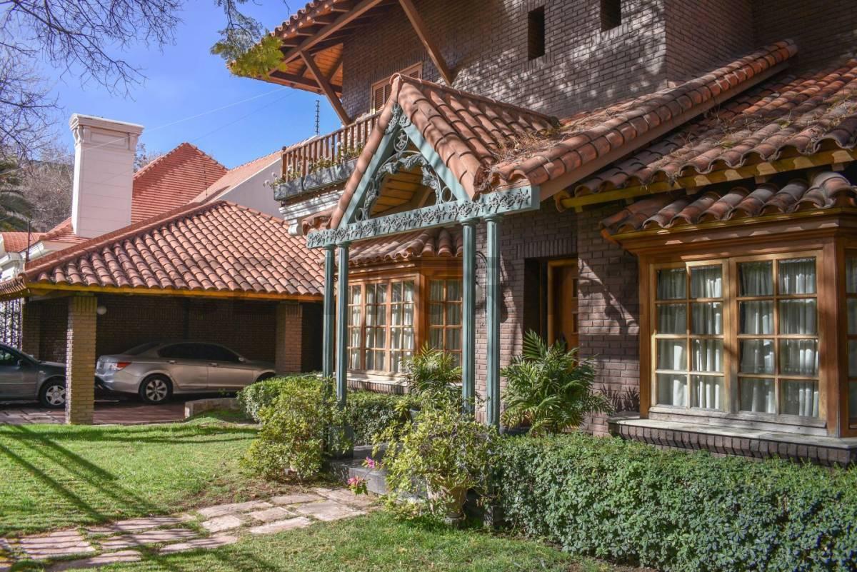 Foto de CASA DE CATEGORIA EN VENTA- FAMILIAR/COMERCIAL, imagen 1
