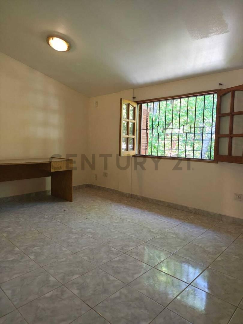 Foto de CASA EN VENTA PARA USO PROFESIONAL / COMERCIAL – CENTRO DE LUJÁN DE CUYO, imagen 3