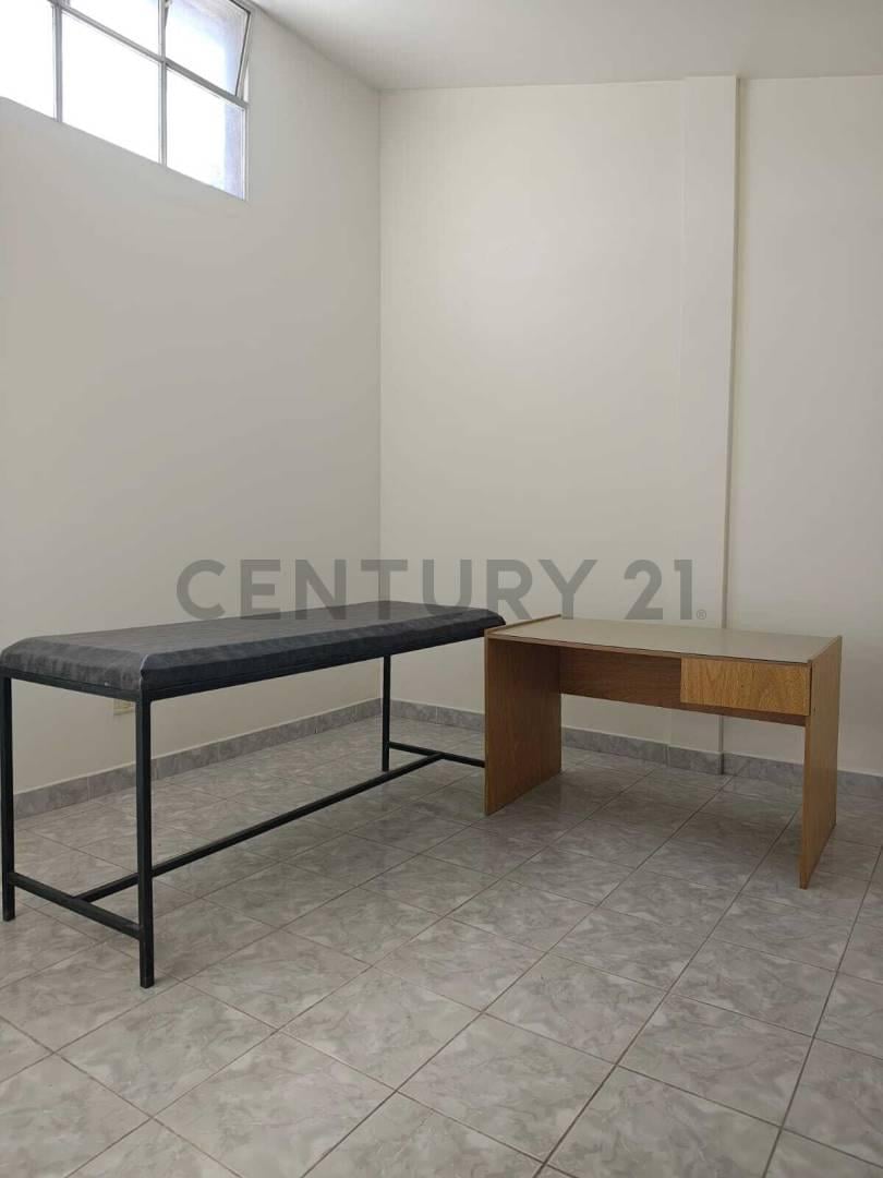 Foto de CASA EN VENTA PARA USO PROFESIONAL / COMERCIAL – CENTRO DE LUJÁN DE CUYO, imagen 5