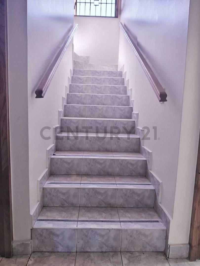 Foto de CASA EN VENTA PARA USO PROFESIONAL / COMERCIAL – CENTRO DE LUJÁN DE CUYO, imagen 2