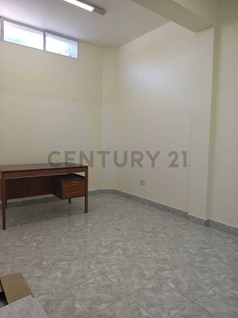 Foto de CASA EN VENTA PARA USO PROFESIONAL / COMERCIAL – CENTRO DE LUJÁN DE CUYO, imagen 4