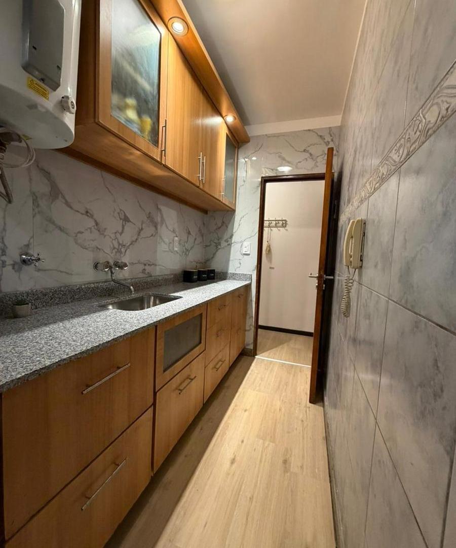Foto de Departamento en venta de 2 ambientes con dependencia de servicio, imagen 2