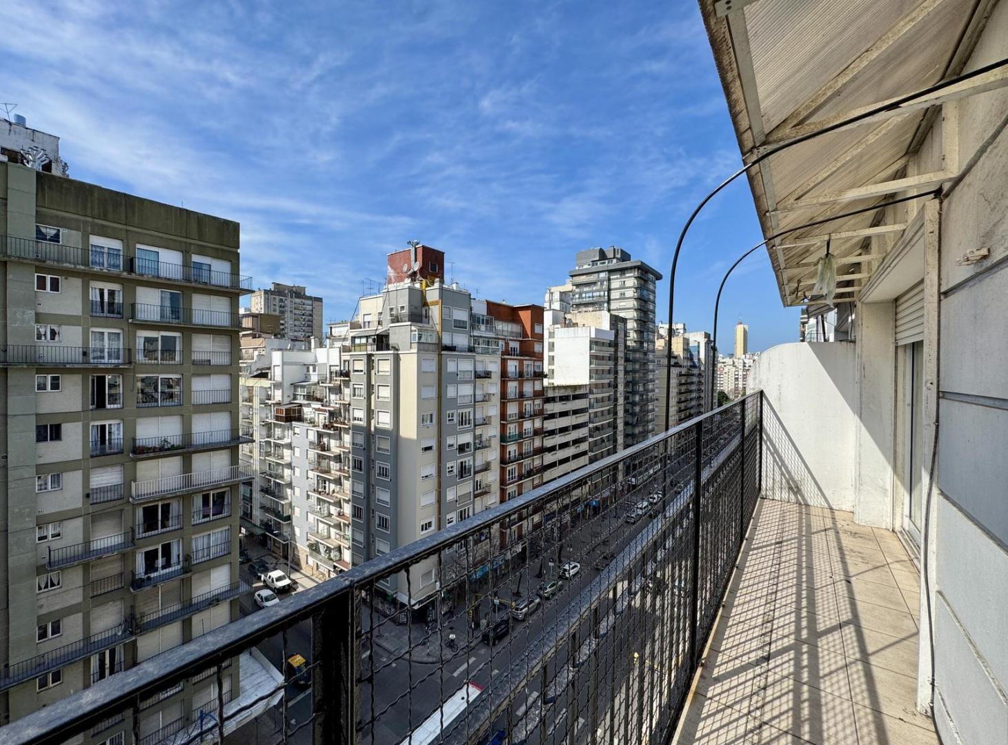 Foto de Departamento en venta de 3 ambientes externos sobre vereda de sol, imagen 3